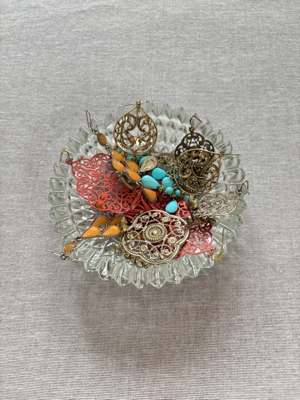Mystery jewelry bundle of vintage Y2K boho earrings. - Picture 4 of 4